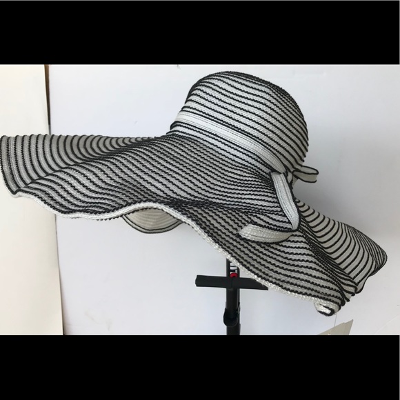 Accessories - Black and White Striped Hat